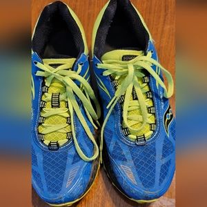 Blue and yellow sauconys